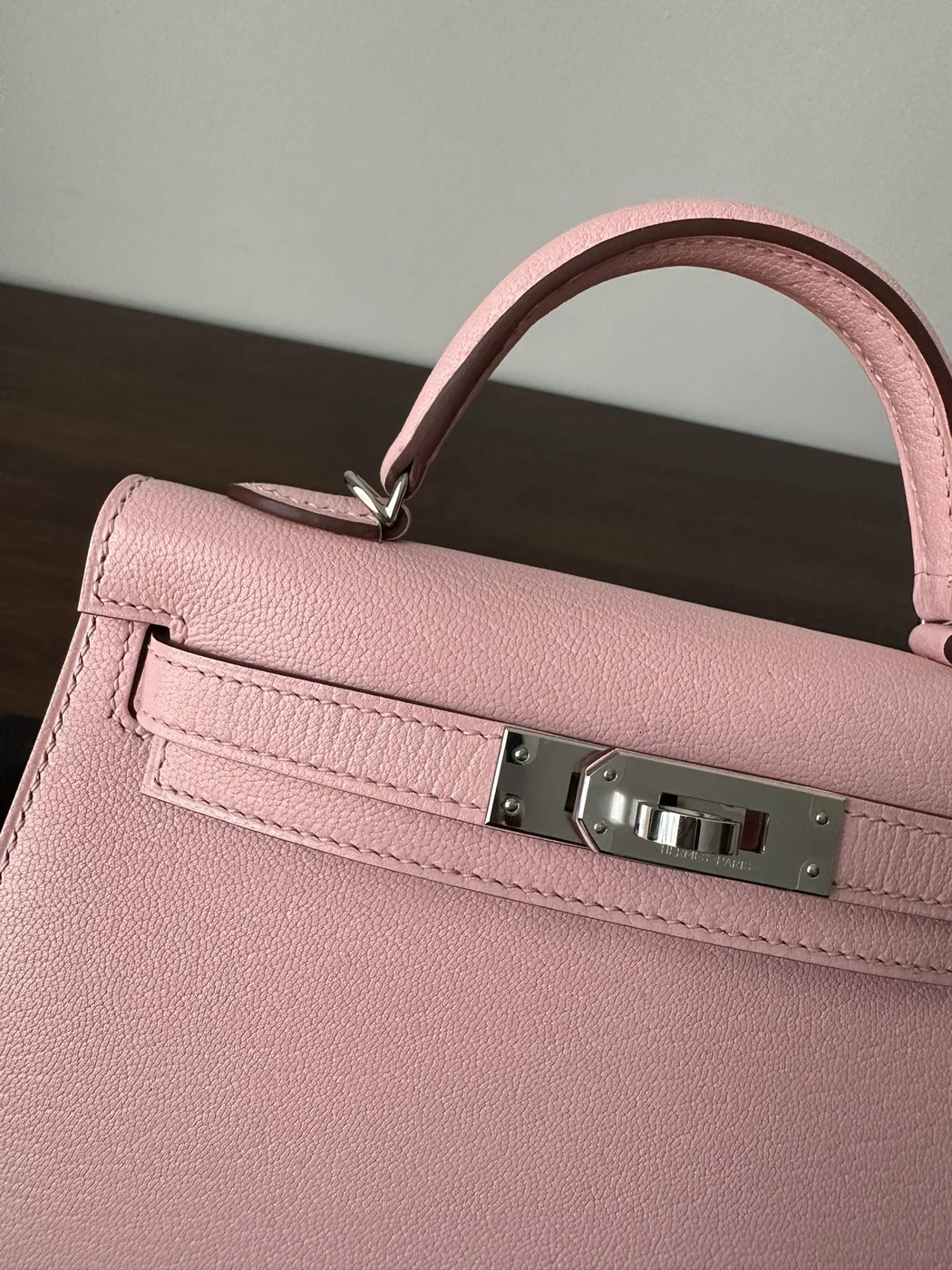 Hermès Mini Kelly 20 bag in Rose Sakura leather with silver hardware product view 8