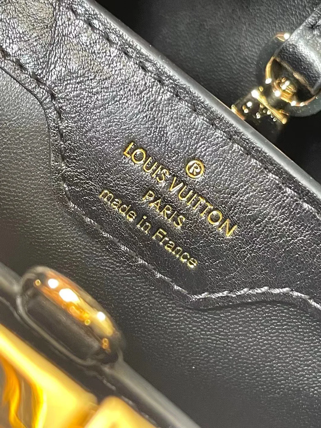 Louis Vuitton Capucines Plaid Pattern Handbags 27x18x9cm product view 2