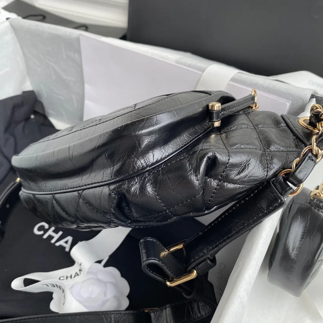 Chanel Bumbag Black Wrinkled Leather Lock Gold Handbags 34x15x6cm product view 3