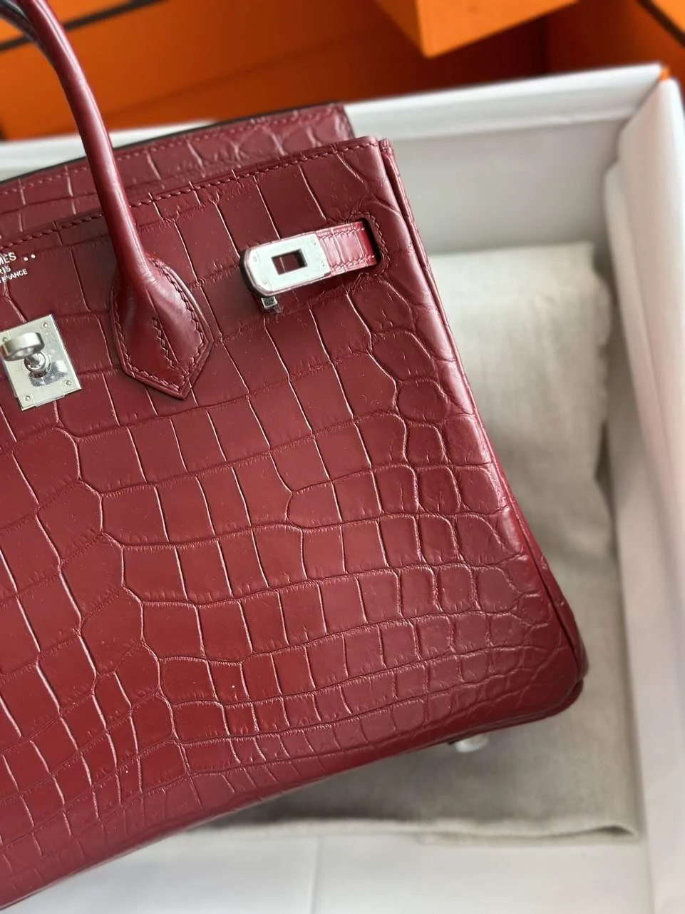 Hermès Birkin Woman’s Hand Sewing Red Handbags 25 cm product view 3