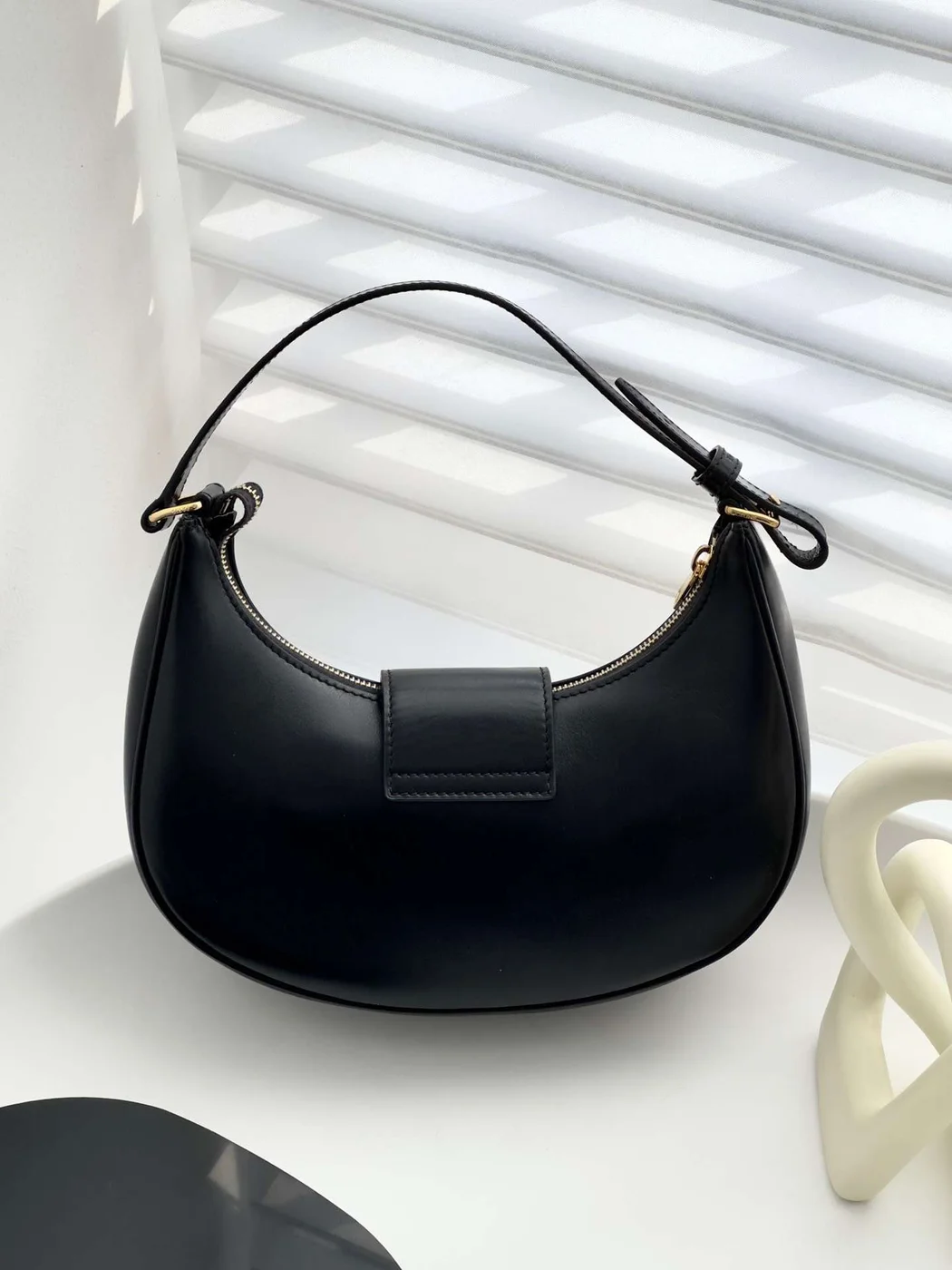 Celine Triomphe Curved Black Matte Leather 23x14x7cm Bag product view 8