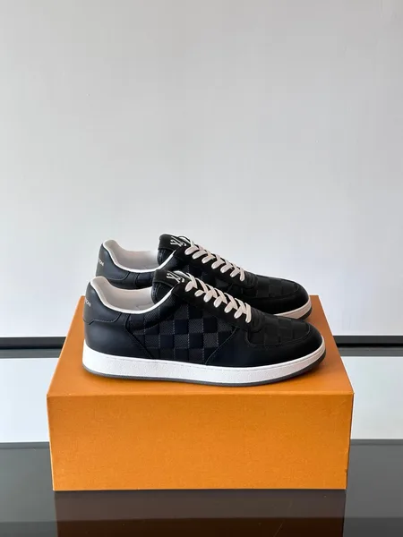 Louis Vuitton Men Black Leather Checkerboard Sneakers product view 1