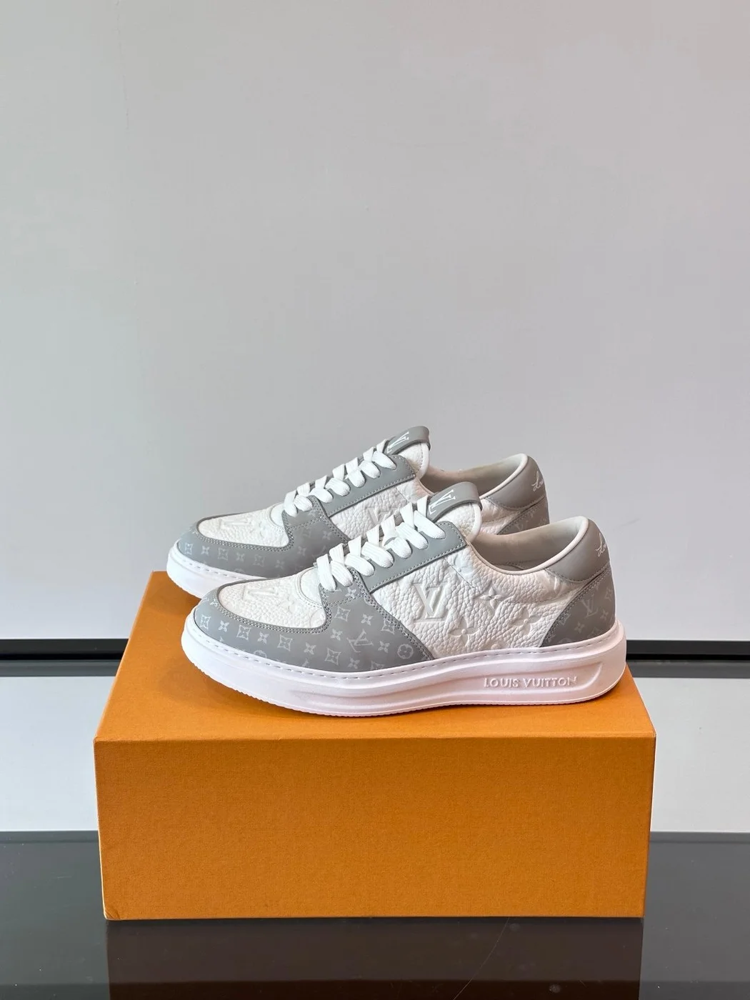 Louis Vuitton Men White Gray Leather Sneakers product view 3