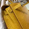 Hermès Kelly bag 25 Sellier Jaune ambre Alligator Crocodile skin Gold hardware product view 4