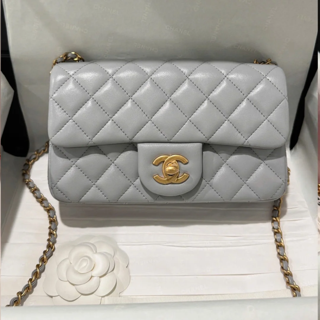 Chanel Classic Woman’s Smooth Leather Grey Handbags 20 cm product view 1
