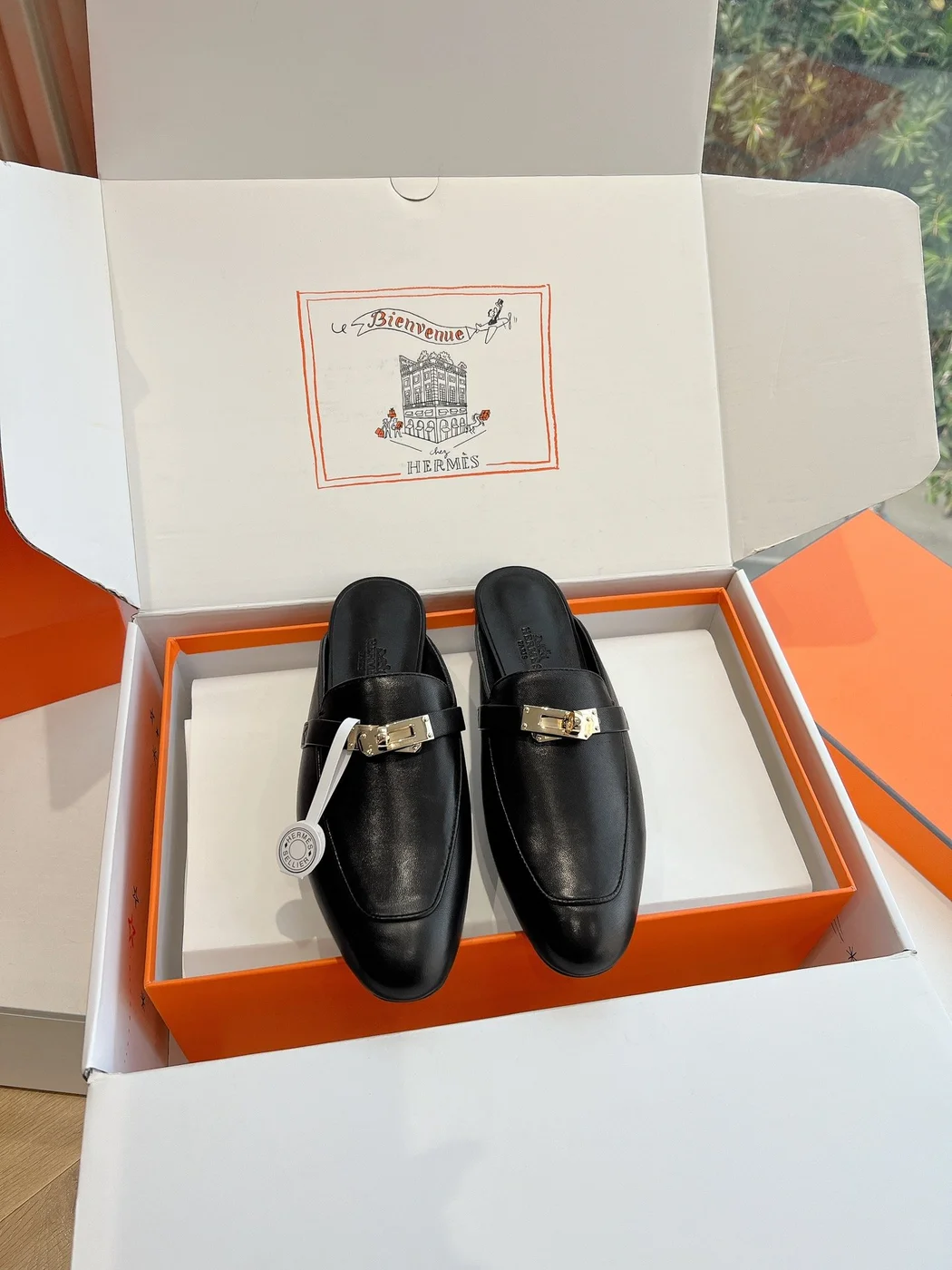 Hermès Women Black Leather Mules product view 3
