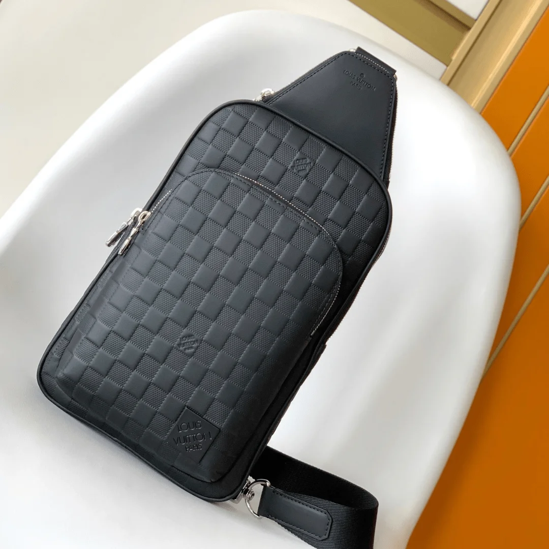 Louis Vuitton Avenue Men’s Bag Checkerboard Pattern Black 20x31x7cm product view 1
