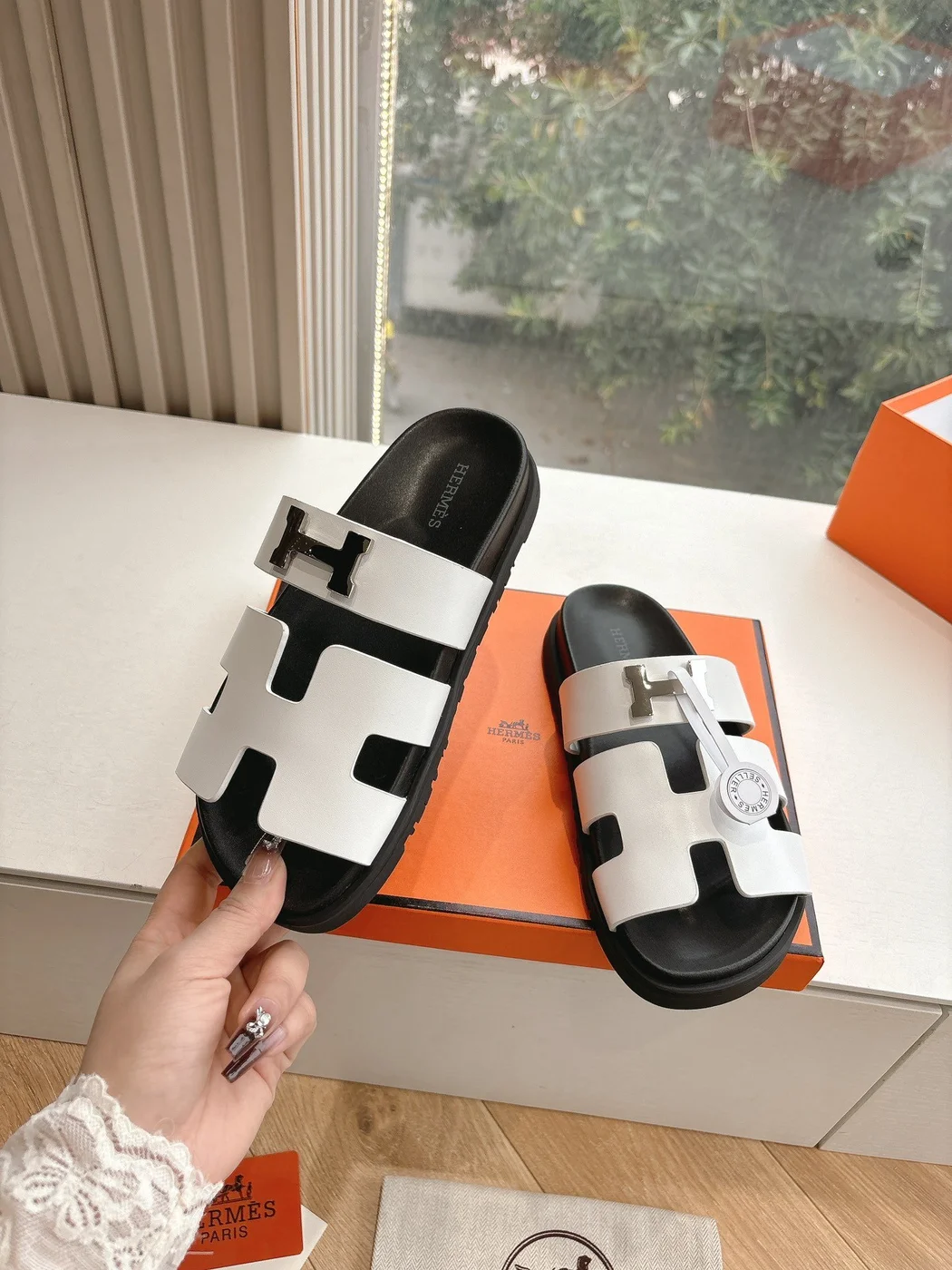 Hermès Women Designer Shoes 050 product view 6