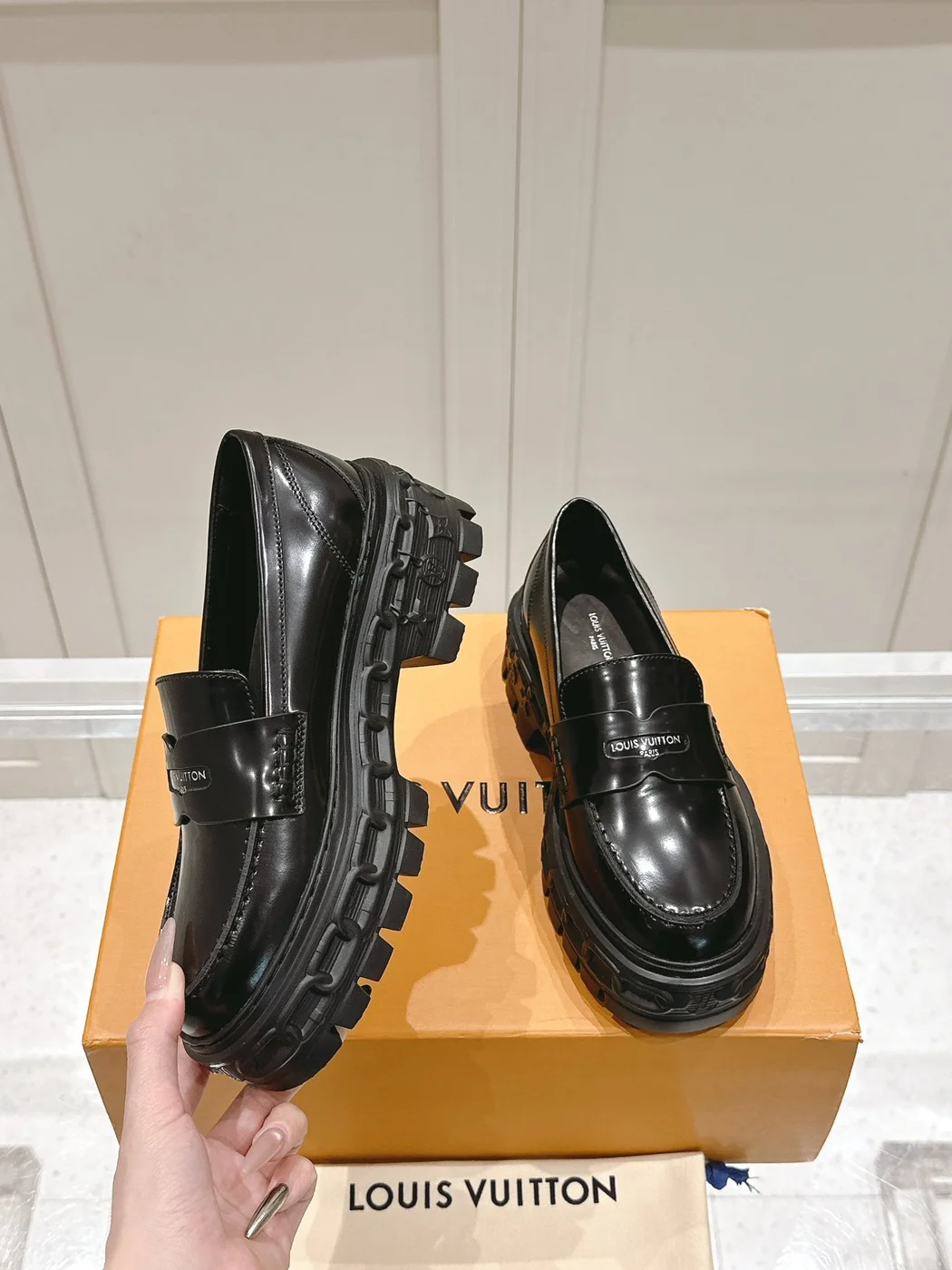 Louis Vuitton Women Black Leather Loafers — Fringe Detail product view 4