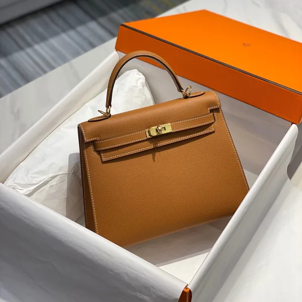 Hermès Kelly 28 cm In Gold Epsom Gold Hardware Bag product view 1