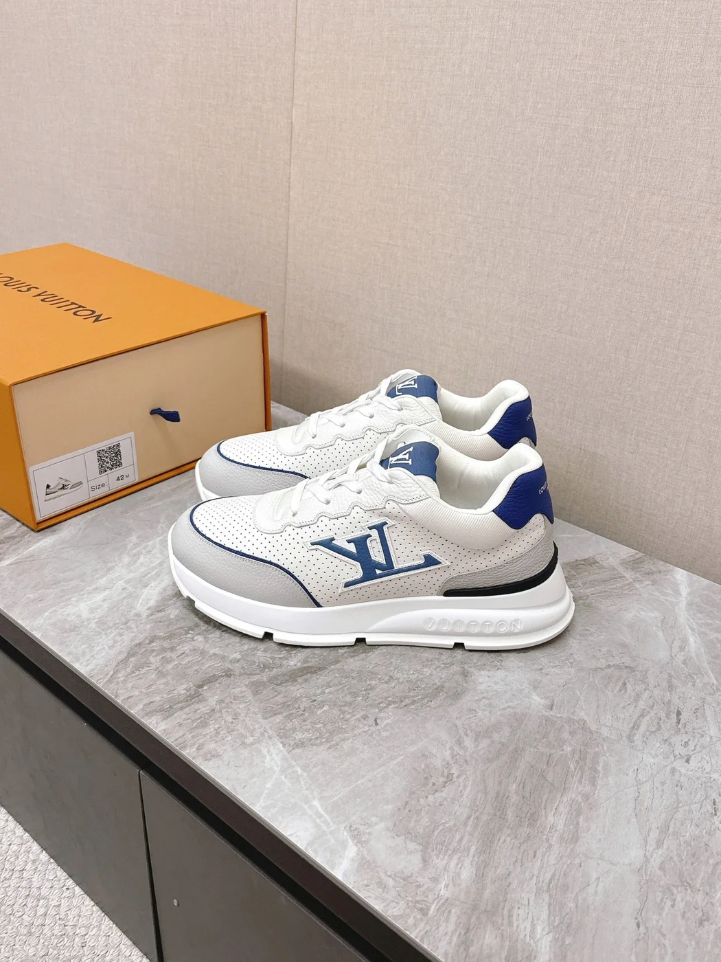 Louis Vuitton Women White Leather Sneakers With Blue Accents product view 5