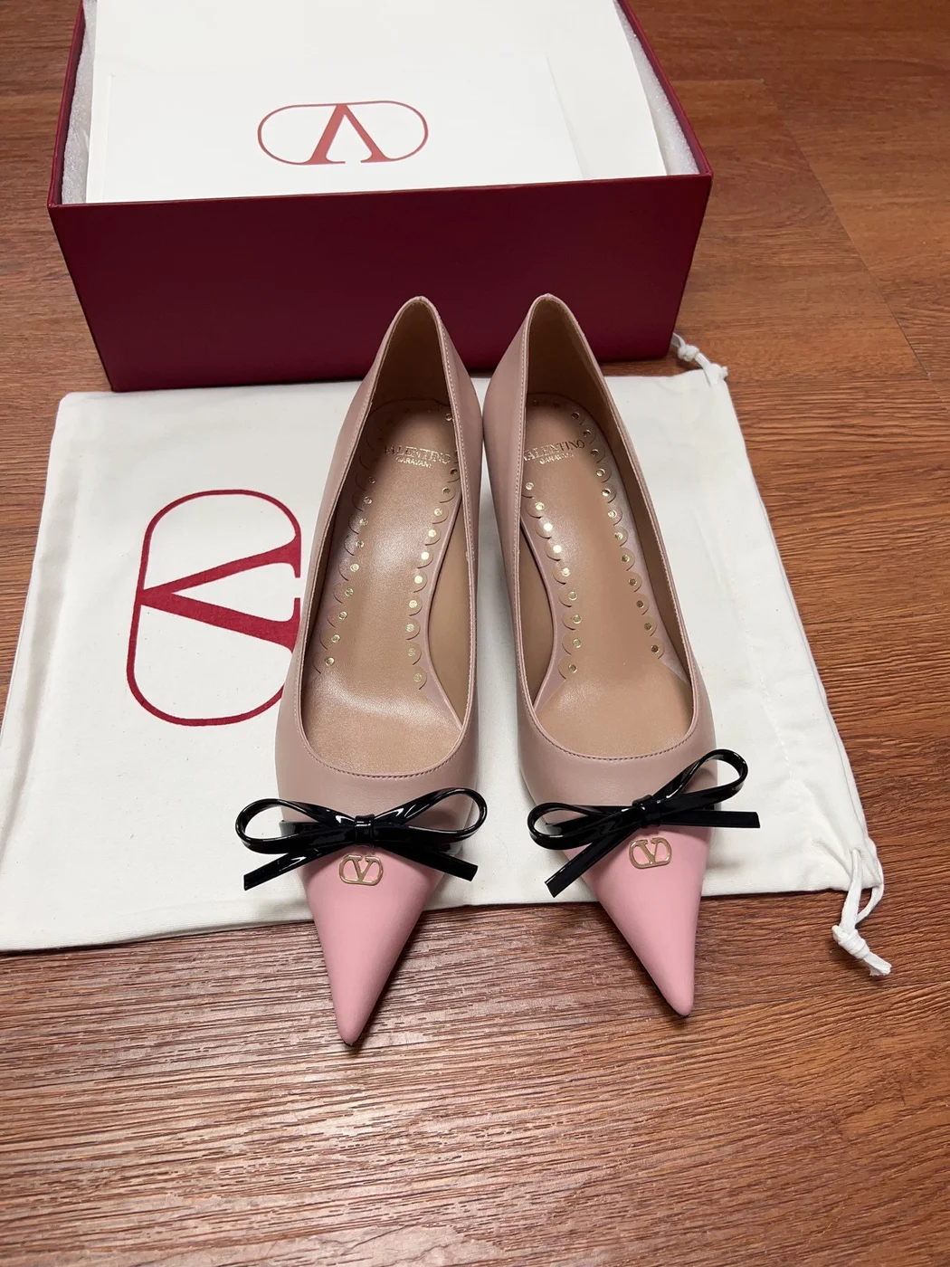 Valentino Women Pink Leather Bow Detail Kitten Heel Pumps product view 5