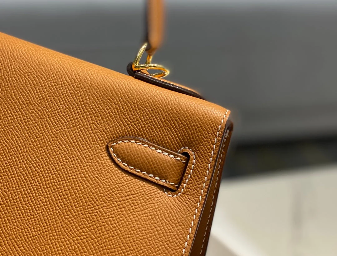 Hermès 25 cm In Gold Epsom Gold Hardware Bag product view 4