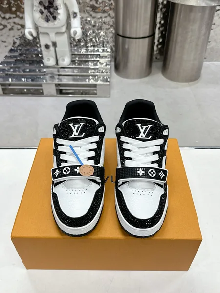 Louis Vuitton Women Black White Leather Sneakers product photo