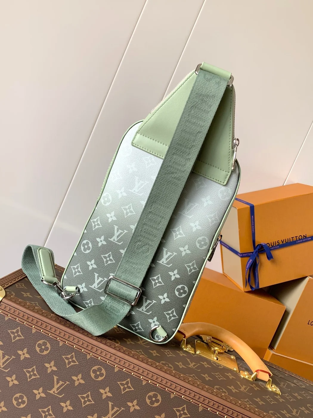 Louis Vuitton Avenue Slingbag 31 In White And Black Ombre Monogram Canvas Bag product view 4