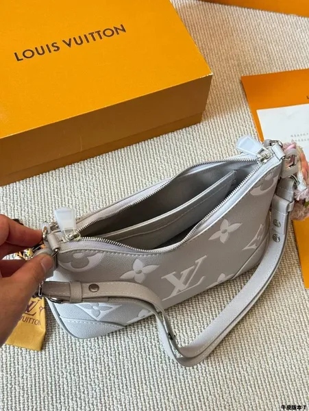 Louis Vuitton Boulogne PM handbag in Monogram Empreinte product view 3