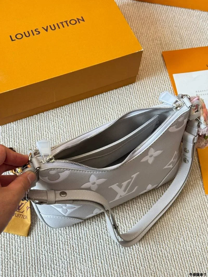 Louis Vuitton Boulogne PM handbag in Monogram Empreinte product view 3