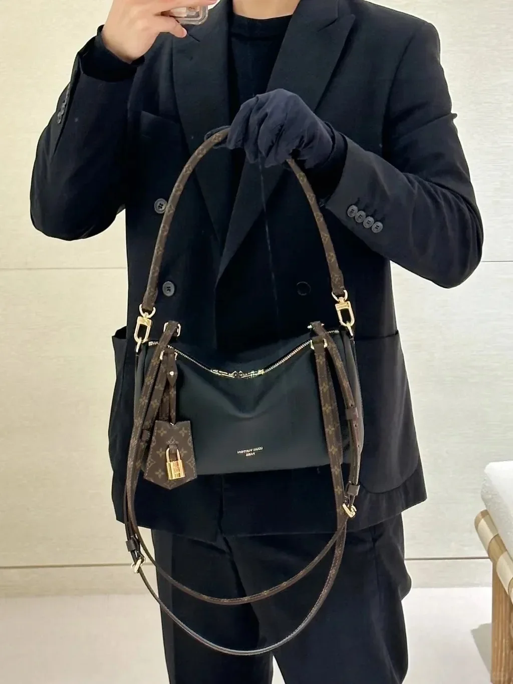 Louis Vuitton express PM Black Bag product view 8