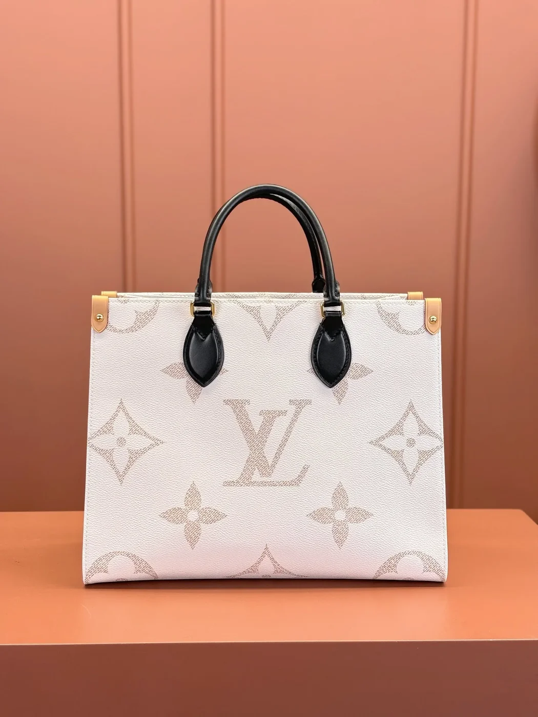 Louis Vuitton Monogram Dune Giant OnTheGo MM tote bag product view 1
