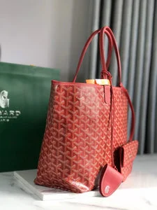 Goyard Saint Louis Red Tote Bag product view 4