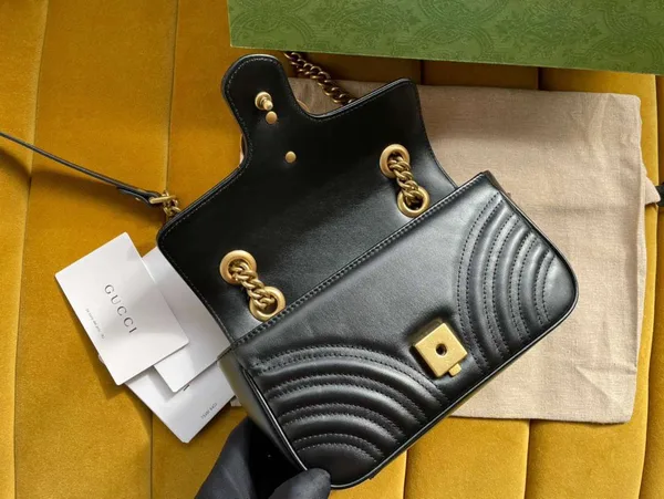 Gucci Marmont Women’s Black Handbag 22 cm product view 4