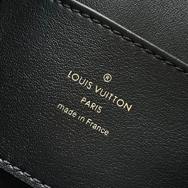 Louis Vuitton M14639 Capucines GM Souple Bag product view 5