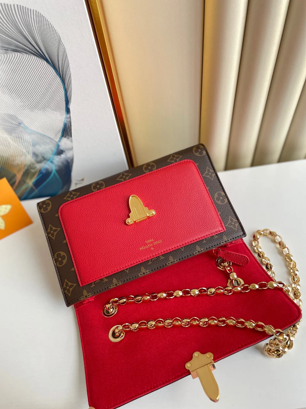 Louis Vuitton Victoire Monogram Pattern Handbags 27x20x10cm product view 2