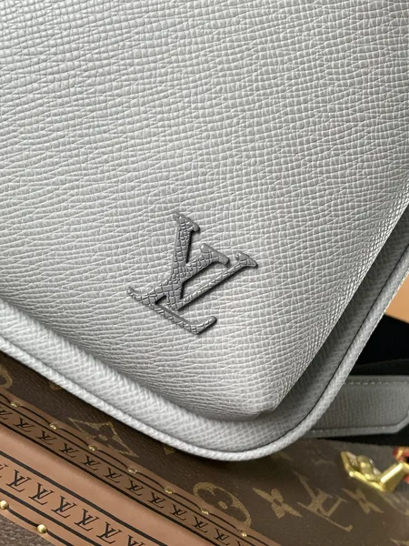 Louis Vuitton Avenue Slingbag 31 In Grey Taiga Leather Bag product view 2
