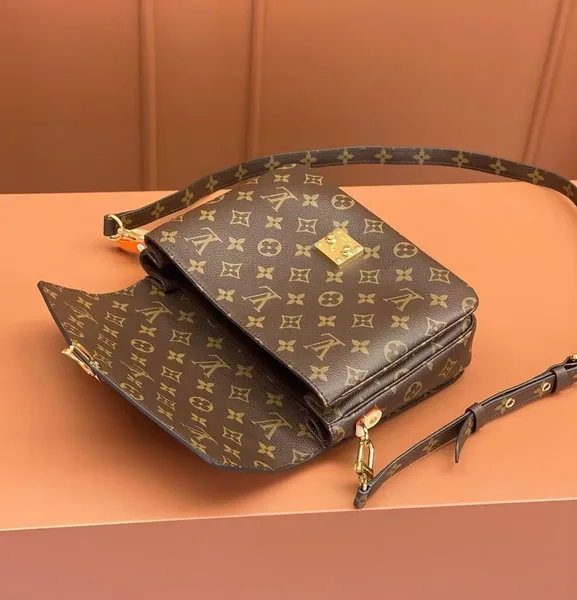 Louis Vuitton Pochette Métis Canvas Bag product view 7