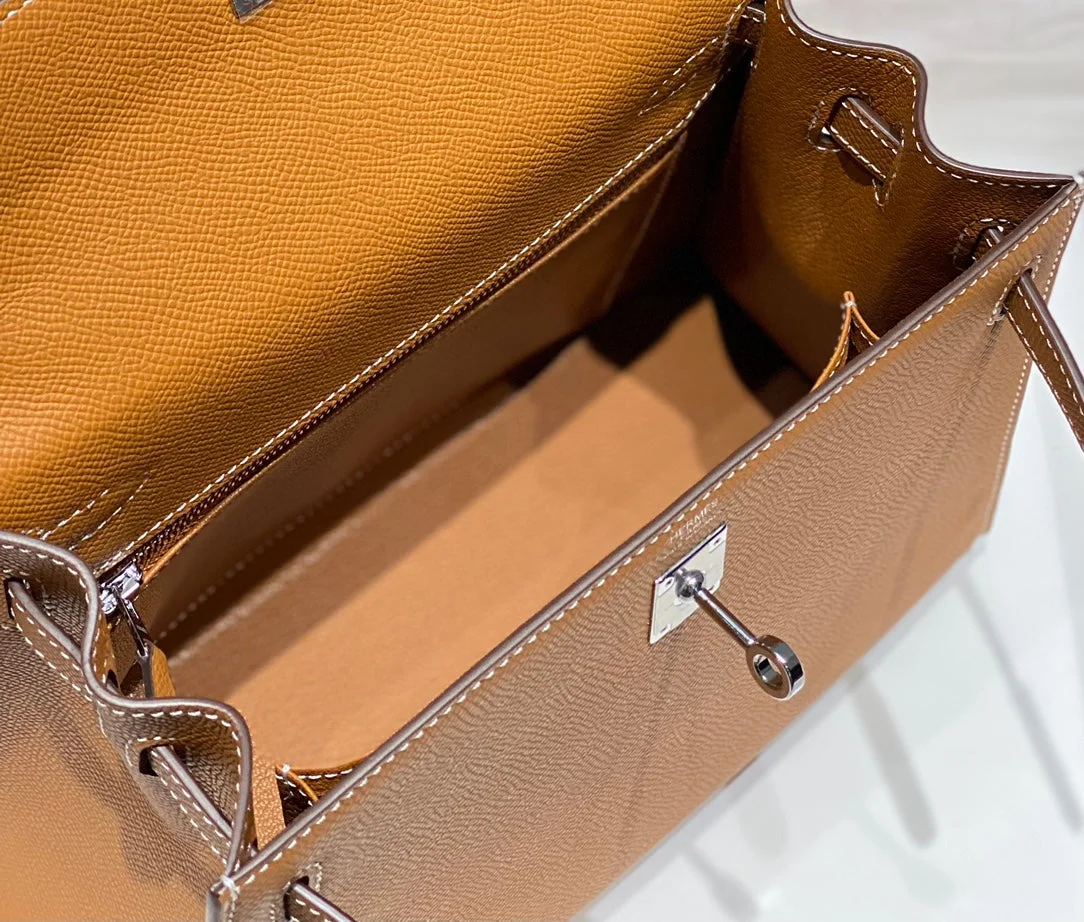 Hermès 25 cm In Gold Epsom Silver Hardware Bag product view 8