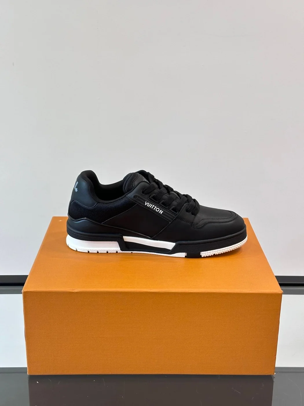 Louis Vuitton Men Black Leather Sneakers product view 6