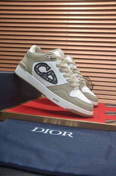 Dior B57 low-top sneakers in beige and white smooth calfskin product view 3