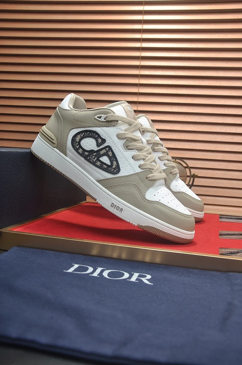 Dior B57 low-top sneakers in beige and white smooth calfskin product view 3