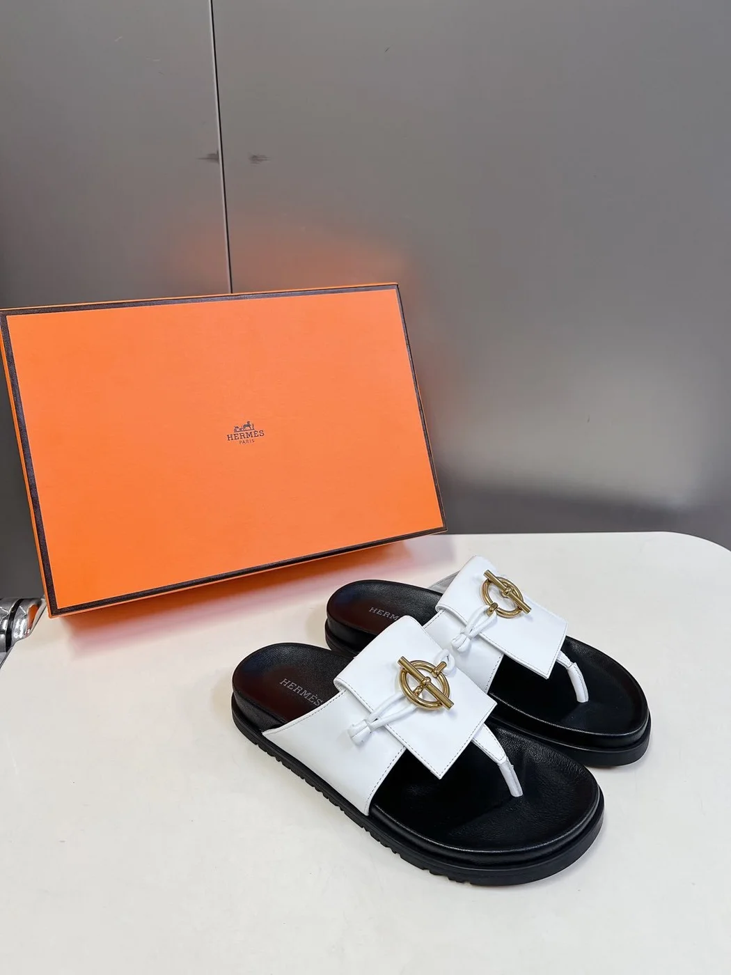 Hermès Women White Leather Black Sole Sandals product view 3