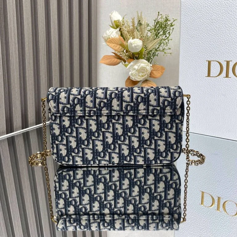 Dior Medium Saddle Pouch with Chain product view 3