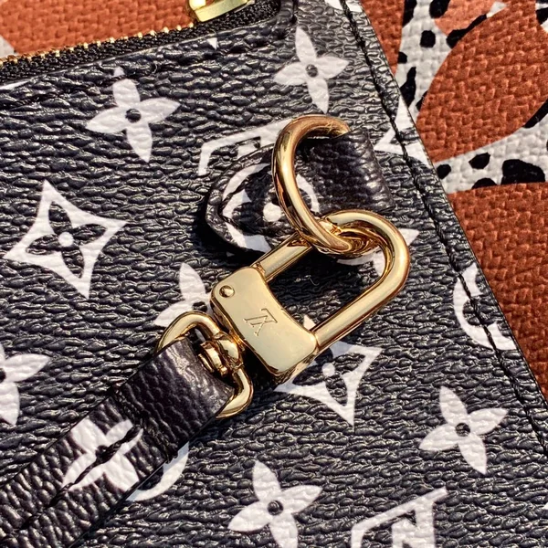 Louis Vuitton Neverfull MM 32 Noir Monogram Bag product view 5