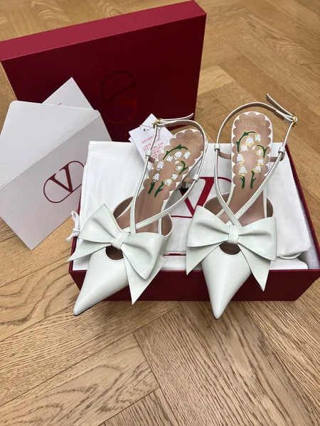 Valentino Women White Leather Bow Accent Pumps product photo