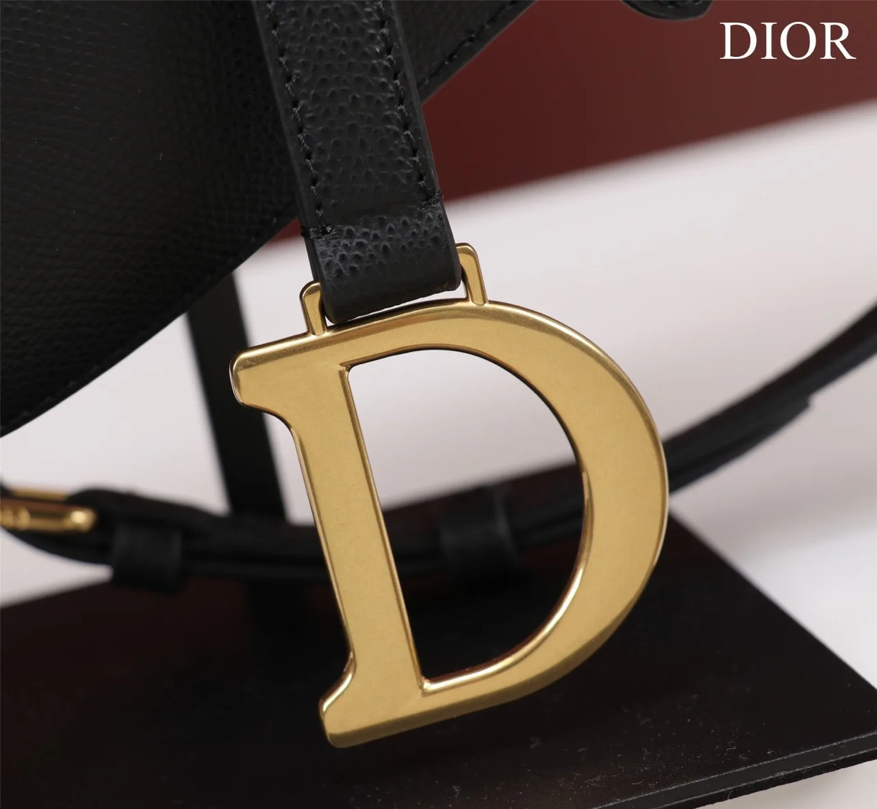 Dior Saddle Handbags Black With Lock Yellow Gold 25x20x6.5 cm product view 4
