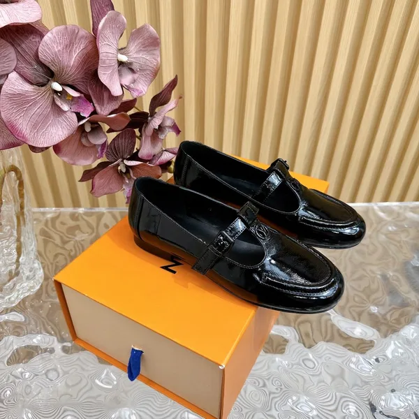 Louis Vuitton Women Black Patent Leather Loafers product view 4
