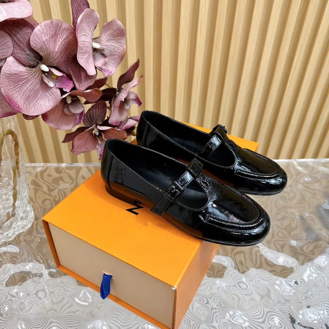 Louis Vuitton Women Black Patent Leather Loafers product view 4