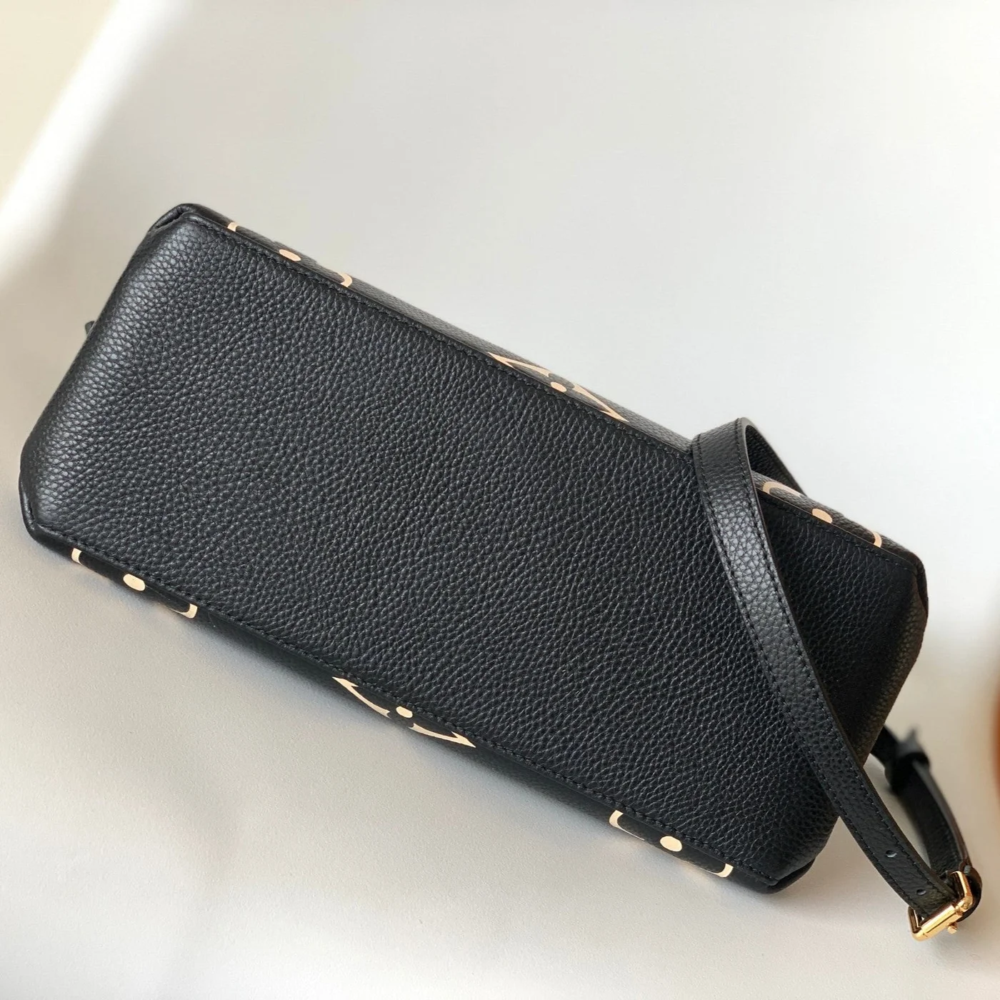 Louis Vuitton Petit Palais PM Medium Shoulder Bag 29 In Black Mix Beige product view 4