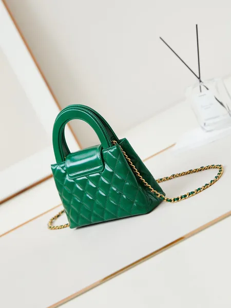 Chanel Kelly Mini 19 Bag In Green Forest Calfskin product view 3