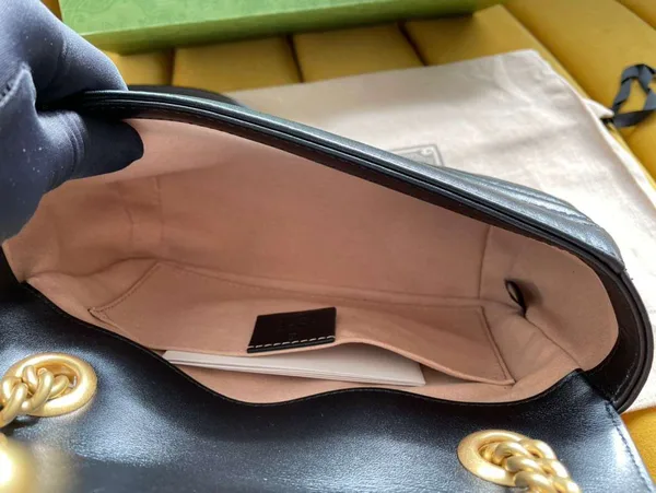 Gucci Marmont Women’s Black Handbag 22 cm product view 9