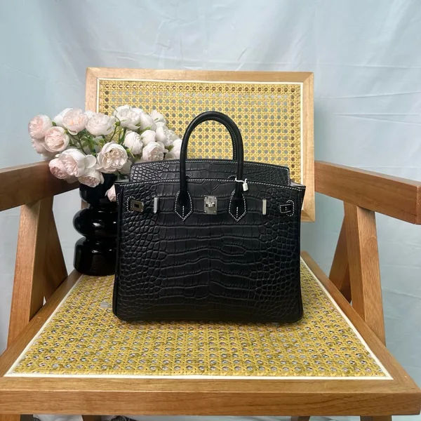 Hermès Birkin 25 cm Black Crocodile Leather Silver Hardware Bag product view 1