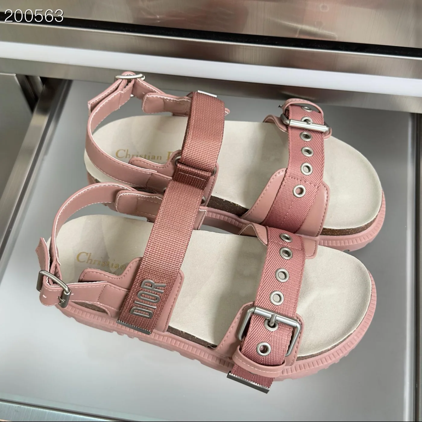DiorAct model Sandal In pink product view 2