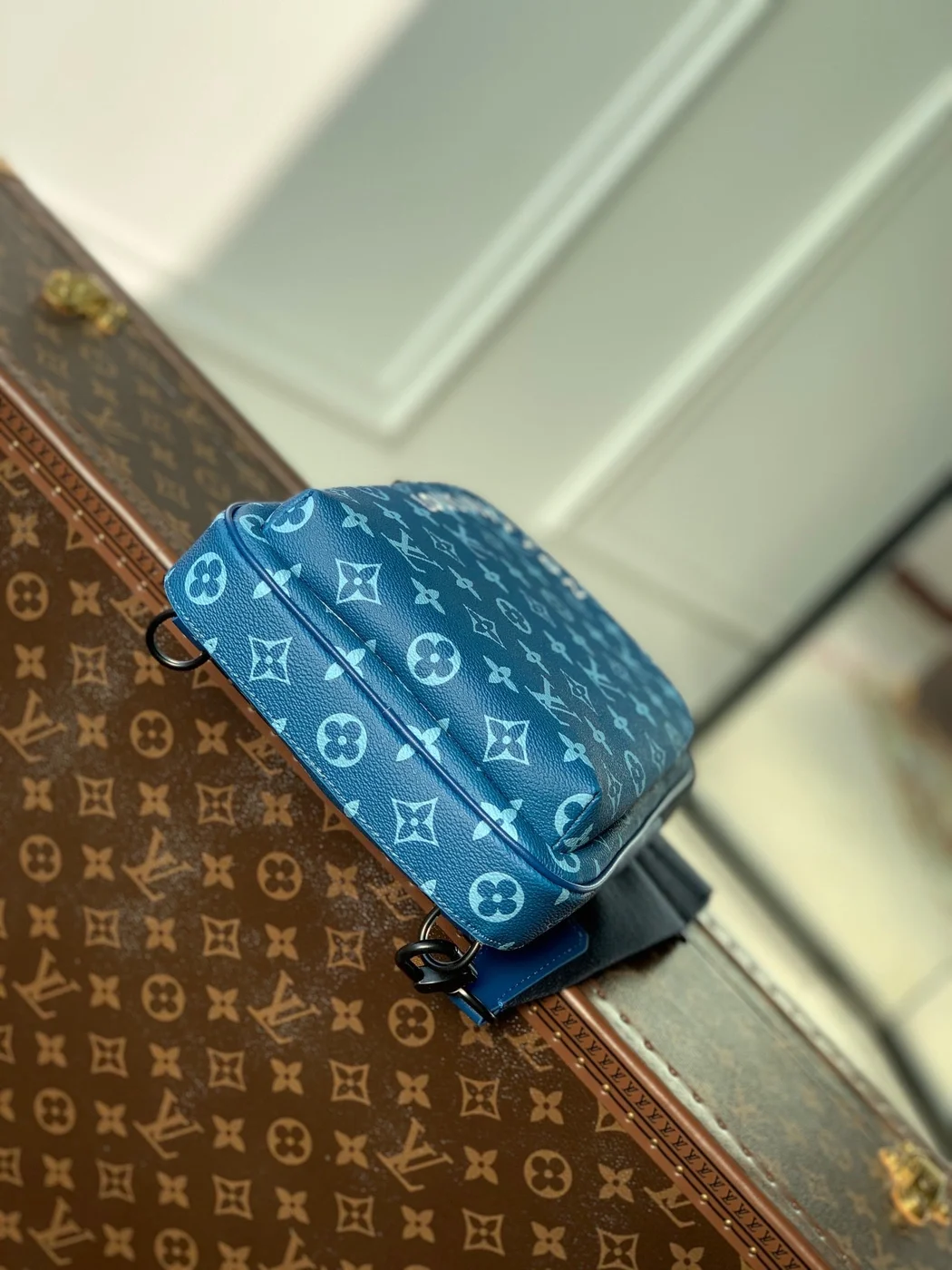 Louis Vuitton avenue bag in Atlantic Blue product view 7