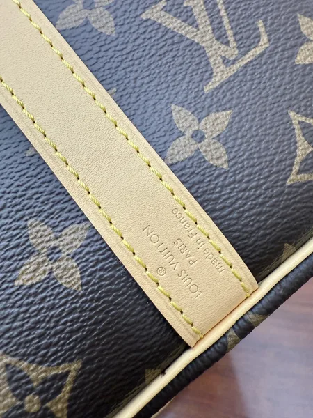 Louis Vuitton Speedy Bandoulière 30 in Monogram canvas Bag product view 6