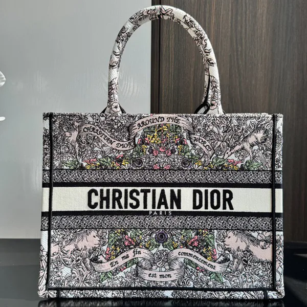 Dior Medium Dior Book Tote product view 1