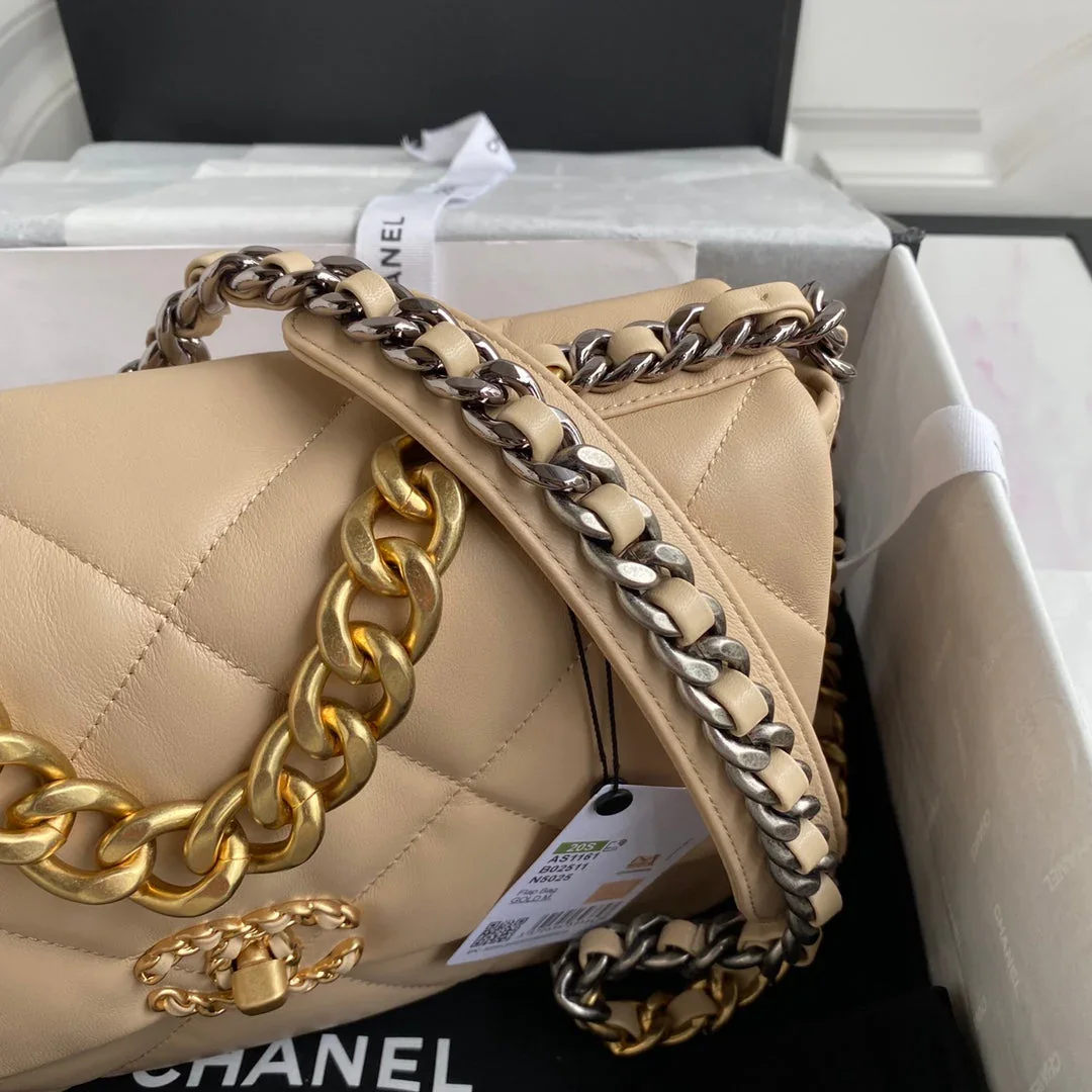 Chanel Large 30 Flap Bag In Beige Cream Lambskin product view 4