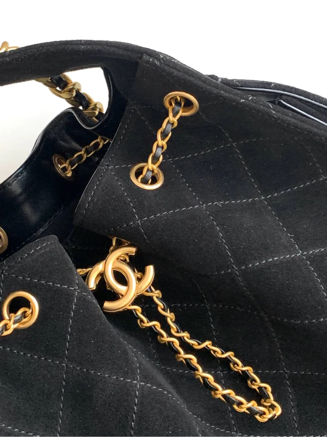 Chanel 25 small handbag, Grained calfskin  gold-tone product view 4